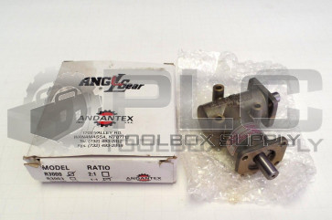 NEW ANGLGEAR MODEL R3303 3 WAY 1:1 RATIO SPEED REDUCER
