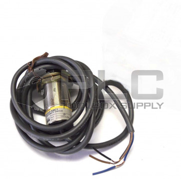 NEW OMRON E2EZ-X8C1 PROXIMITY SWITCH 12 TO 24 VDC