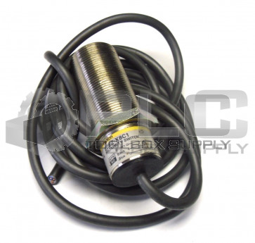 OMRON E2EZ-X8C1 M30 8MM DC NPN 2M CBL PROXIMITY SWITCH