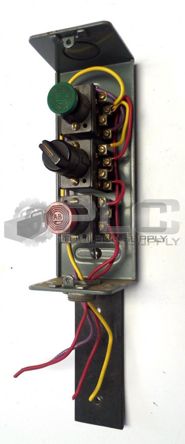 ALLEN BRADLEY 800H-3HZ4C W/ 800H-BK6A & 800H-HK2A & 800H-AK1A PUSH BUTTON SWITCH