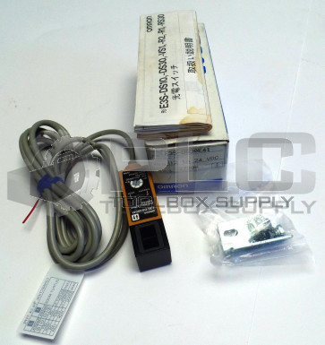 NEW OMRON E3S-DS30E41 PROXIMITY SENSOR