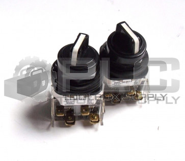 LOT OF 2 ALLEN BRADLEY 800H-NR2KF4 SERIES F SELECTOR SWITCH W/ 800T-XA