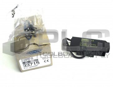 NEW BANNER 33714 D12SN6FVQ FIBER OPTIC SENSOR