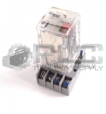 ALLEN BRADLEY 700-HA32Z12 SERIES A RELAY WITH 700-HN125 SERIES A SOCKET BASE