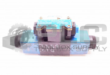NEW VICKERS DG4V-3S-2C-M-FTWL-B5-60 SOLENOID VALVE 02-109820 W/2 02-101731