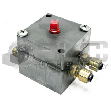 UNIST 68-1010 AIR PILOT VALVE (2) 1/8" INLETS (2) 1/8" OUTLETS