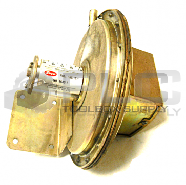 NEW DWYER 1640-1 FLOATING NULL SWITCH 