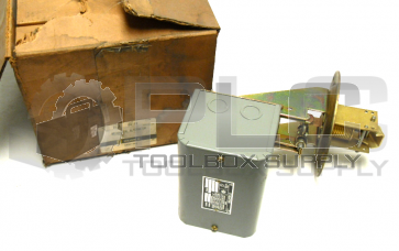 NEW SQUARE D 9038 BG-22 FLOAT SWITCH FLANGE MOUNTED 848AS
