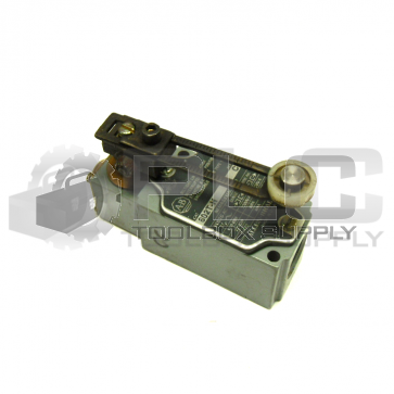 ALLEN BRADLEY 802T-H1 SER C OILTIGHT LIMIT SWITCH W/ Z-16068 OPERATING HEAD