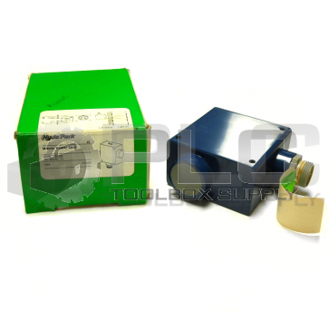 NEW SCHNEIDER ELECTRIC SM572B100 PROXIMITY SENSOR HYDE PARK