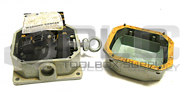 NEW REES 04944-800 CABLE OPERATED SWITCH 