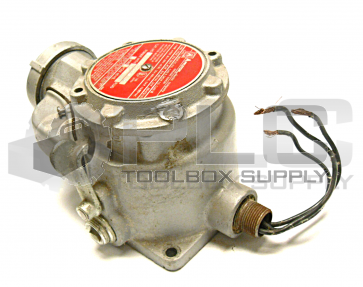 APPLETON FSQX3034-75 RECEPTICAL 3 WIRE 4 POLE 60HZ 