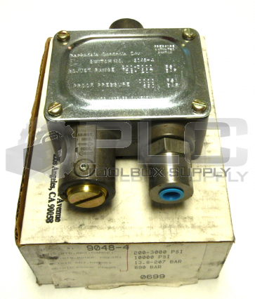 NEW BARKSDALE 9048-4 PRESSURE ACTUATED SWITCH