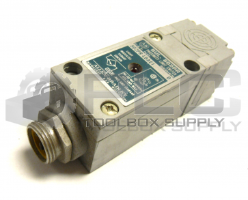 NEW ALLEN BRADLEY 802PR-LBAE1 /D PROXIMITY SENSOR 