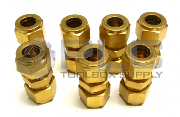 NEW LOT OF 7 SWAGELOK 1/2" COUPLING FITTING  BRASS