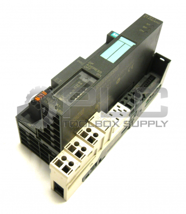 SIEMENS 6ES7 151-1AA05-0AB0  INTERFACE MODULE WITH 6ES7 138-4CA01-0AA0 MODULE 