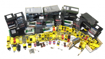LOT OF ALLEN BRADLEY BANNER TELEMECANIQUE MODULES AND SENSORS 