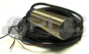 NEW TELEMECANIQUE XSA-V31373 INDUCTIVE SENSOR