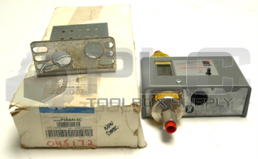 NEW JOHNSON CONTROL P28AN-3 OIL FAILURE CUTOUT CONTROL 1/4"-18 CONNECTOR P28AN3C