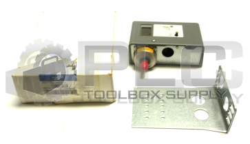 NEW JOHNSON CONTROLS P29NC-2C LOW PRESSURE TIME DELAY PRESSURE CONTROL 