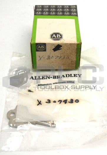NEW IN BOX ALLEN BRADLEY X-307930 KEY CYLINDER LOCKFOR PUSHBUTTON SWITCH