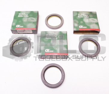 LOT OF 4 NEW CR 504268 OIL SEAL