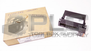 NEW ALLEN BRADLEY 1756-OX8I SER /A 8 PT DIGITAL RELAY MODULE 1756-0X8I