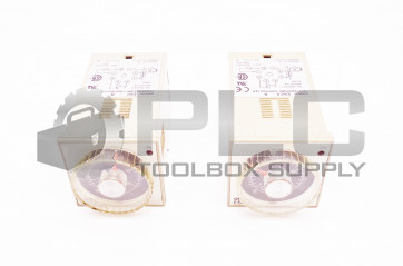 LOT OF 2 OMRON E5C2-R TEMPERATURE CONTROLLER E5C2-R20J E5C2 E5C-R
