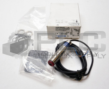 NEW TELEMECANIQUE XU9M18MA230 PHOTOELECTRIC SENSOR 