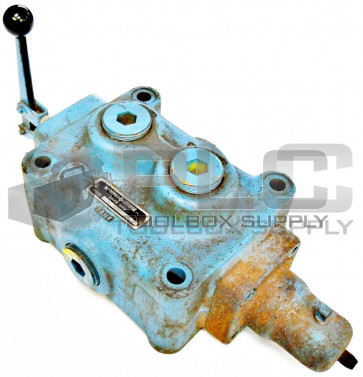 SPERRY VICKERS C-1454-C MANUAL FOUR-WAY DIRECTIONAL VALVE / C 1454 C / C1454C