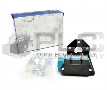 NEW MICRO SWITCH BZE6-2RN194 MOUNTED ON BRACKET 