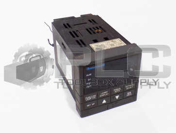 HONEYWELL DC330B-KE-000-20-0A0000-E0-0 TEMPERATURE CONTROL UDC3300