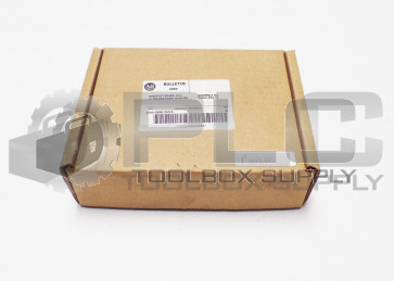 NEW ALLEN BRADLEY 2090-UXBB-DM15 BREAKOUT BOARD CN2 ULTRA 3000 MOUNTED SER B