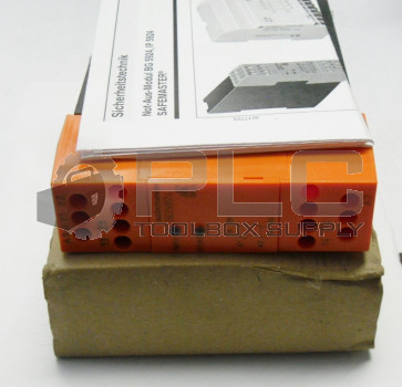 NEW DOLD BG5924.02/61 AC/DC24V SAFEMASTER RELAY