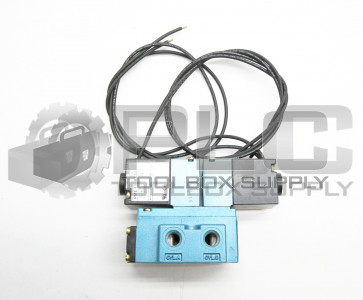 NEW MAC 921B-PM-111BA SOLENOID VALVE BLOCK w/ (2) PME-111BAAA PILOT VALVE