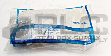 LOT OF 2 NEW SWAGERLOK SS-1210-1-8 CONNECTOR FITTING