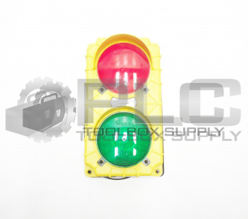 NEW TRUCK-LITE SG17-115RG POWERAMP STOP & GO DOCK TRAFFIC CONTROL LIGHT 115V AC