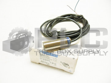 NEW TELEMECANIQUE XS1 M18DA210 PROXIMITY SWITCH XS1-M18DA210