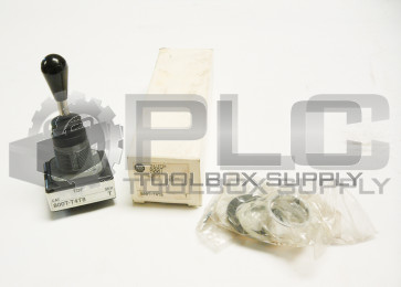 NEW ALLEN BRADLEY 800T-T4T8 /T TOGGLE SWITCH 