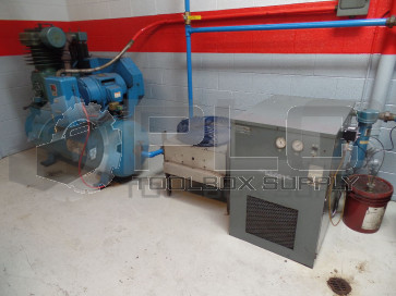 CURTIS TOLEDO C98A 30HP AIR COMPRESSOR WITH DEWITT DAR-100 AIR AND FAN 