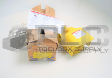 NEW SQUARE D 9002AW14 FOOT SWITCH WITH PEDAL GUARD 600VAC 250VDC