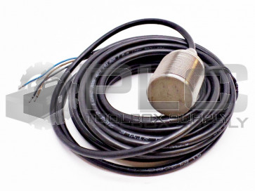 NEW IFM IIT209 PROXIMITY SENSOR SWITCH W/ 18 FOOT CABLE NEW NO BOX
