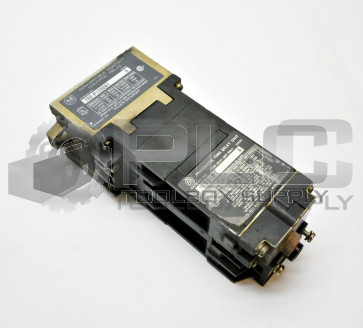ALLEN BRADLEY 700-P1200A1 CONTROL RELAY 110/115-120 VAC SERIES A 700-PT