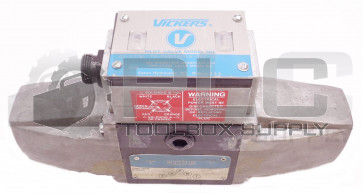 NEW VICKERS F3-PA5DG4S4LW-010C-50 PILOT VALVE 02-317781 w/2 317767 115V 60HZ 