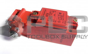 NEW TELEMECANIQUE SAFETY LIMIT SWITCH INTERLOCK MODEL XCS-C703