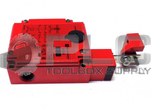 TELEMECANIQUE XCS-E7333 110/120V SAFETY INTERLOCK SWITCH IEC947-5-1 EN60947-5-1