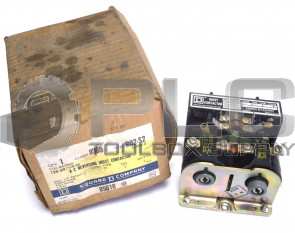 NEW SQUARE D 8965 R02S2 SERIES D AC REVERSING HOIST CONTACTOR