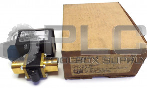 NEW UE UNITED ELECTRIC 24-014 PRESSURE ACTUATED 4-45PSI SWITCH