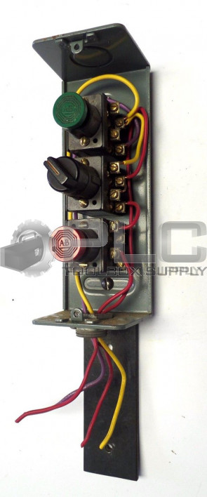 ALLEN BRADLEY 800H-3HZ4C W/ 800H-BK6A & 800H-HK2A & 800H-AK1A PUSH BUTTON SWITCH