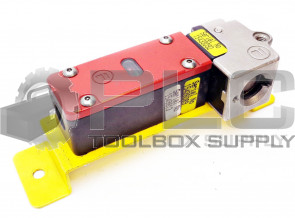 FORTRESS INTERLOCKS MA2M6ST401 SAFETY SWITCH W/MOUNTED BRACKET